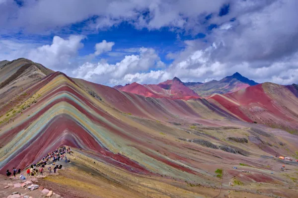 Montagne Arc-en-ciel au Pérou – Paysage naturel spectaculaire